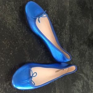Metallic blue ballet flats